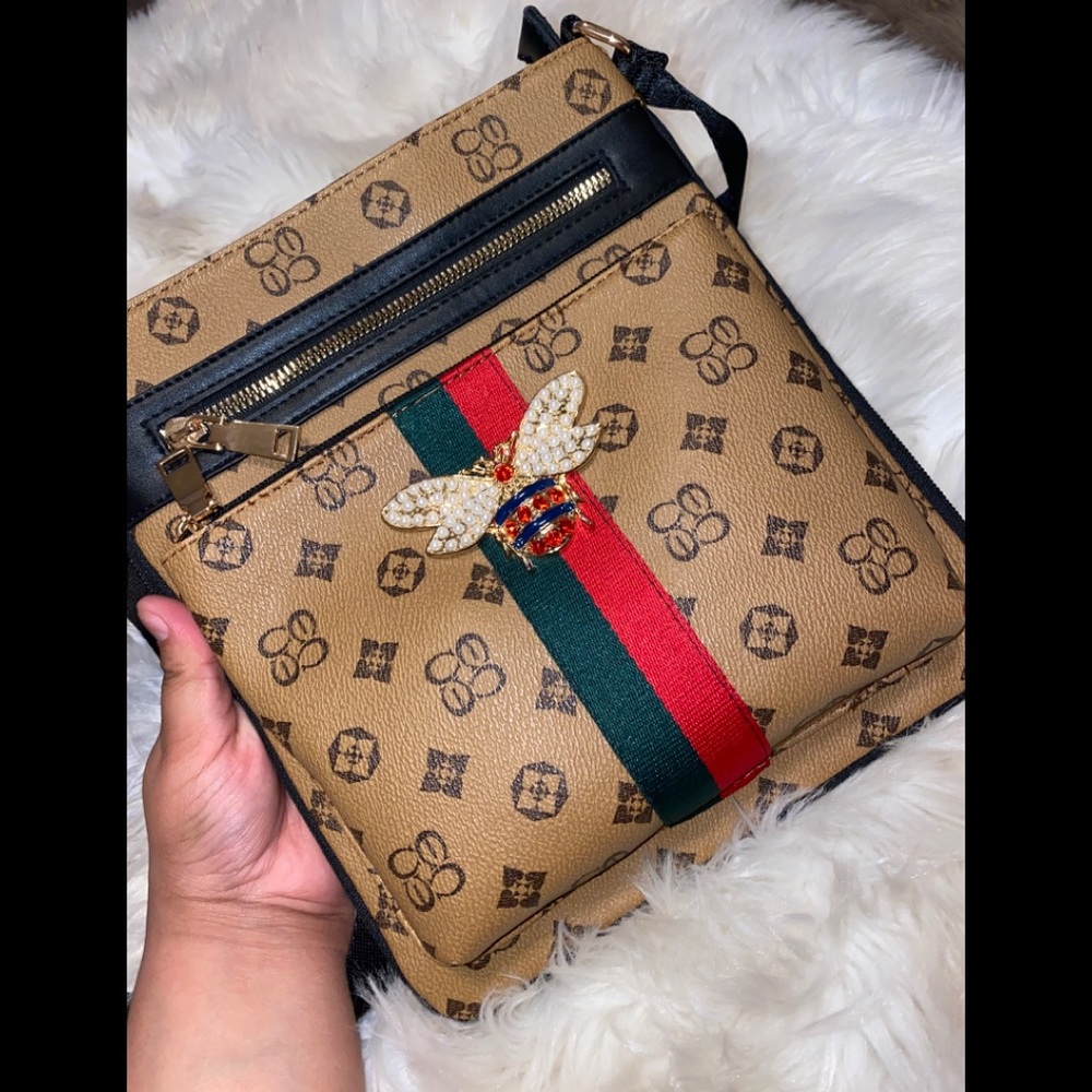 Very gorgeous Crossbody Bag 😍